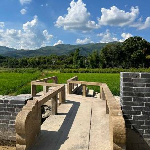 广西花岗岩仿古石材景区使用案例