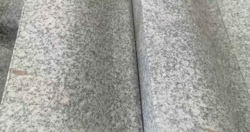 广西芙蓉白S型拉丝面路沿石