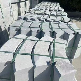 广西 芝麻灰弧形路沿石