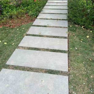 广西 芝麻黑小区踏步、汀步石铺装效果