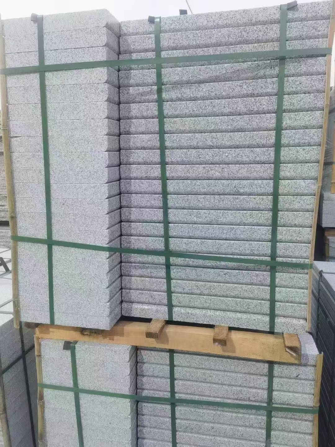 广西 5公分芝麻白，倒斜角，室外楼梯踏步