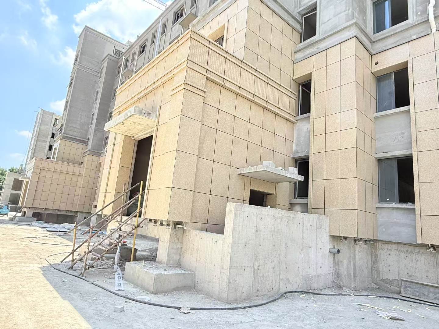 广西 黄金麻干挂，工地实拍