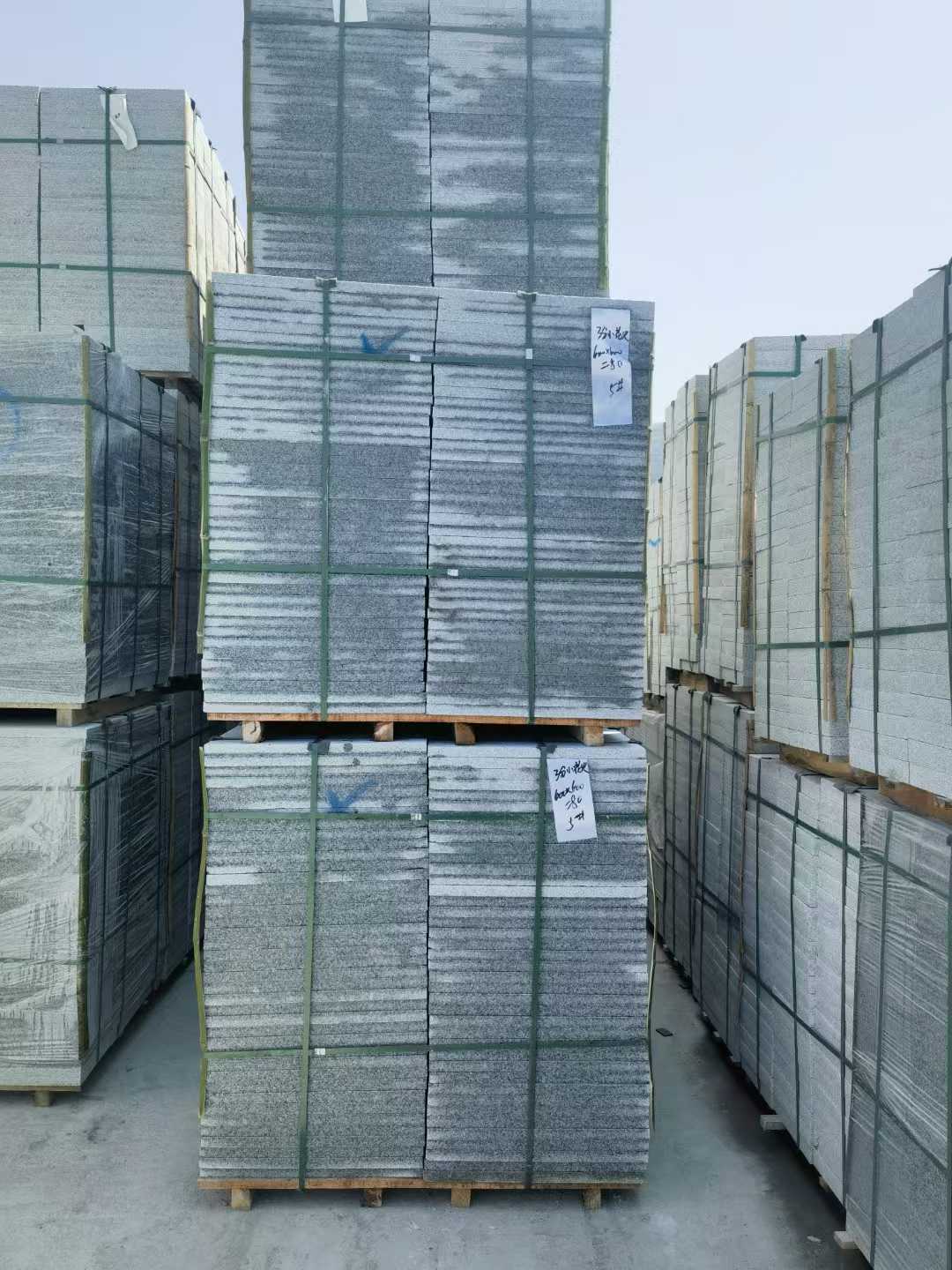 广西芝麻白地铺成品