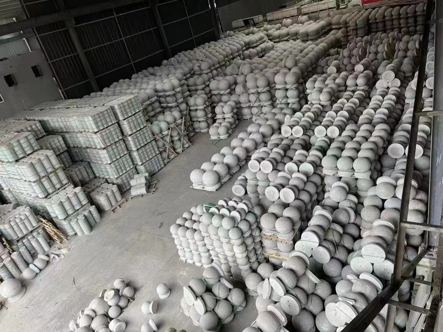 广西 芝麻白挡车柱