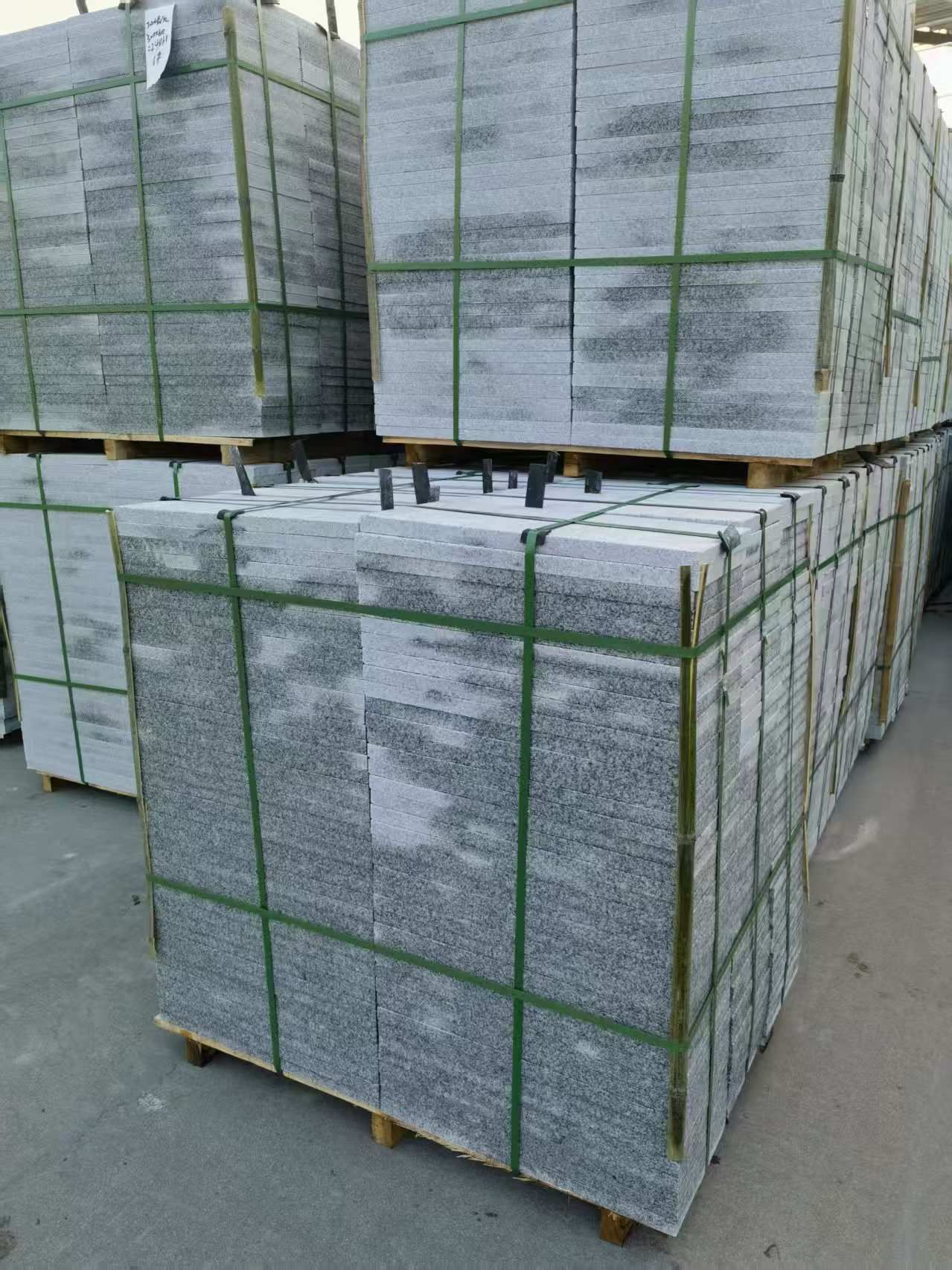 广西 芝麻白地铺石材