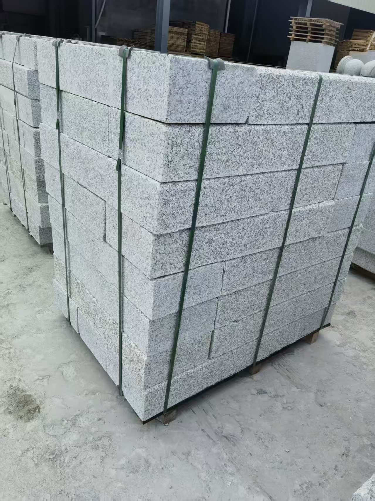 广西 芙蓉白火烧两面路沿石