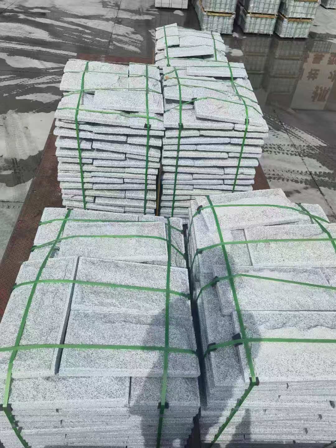 广西 芝麻白蘑菇石装车出货