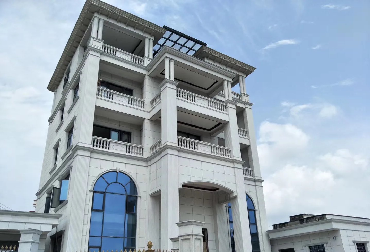 广西芝麻白别墅干挂效果展示