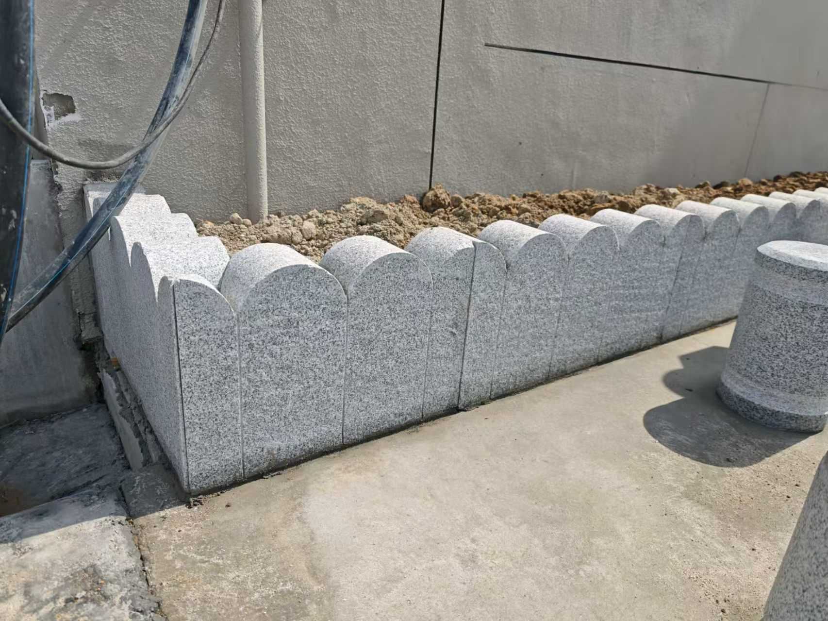 广西 芝麻白花岗岩花边石铺装效果图