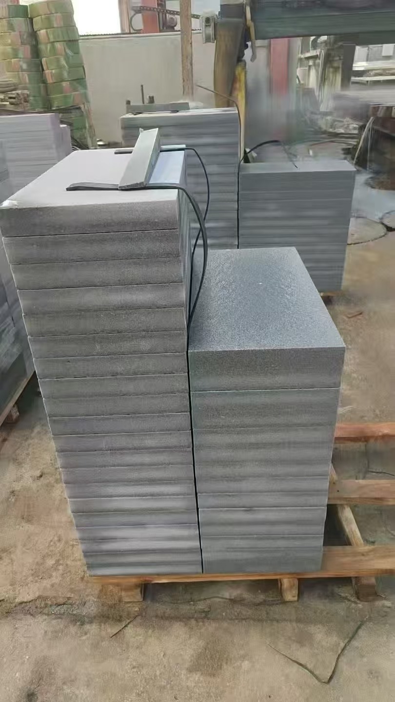 广西 芝麻灰火烧面300*600*50地铺石材